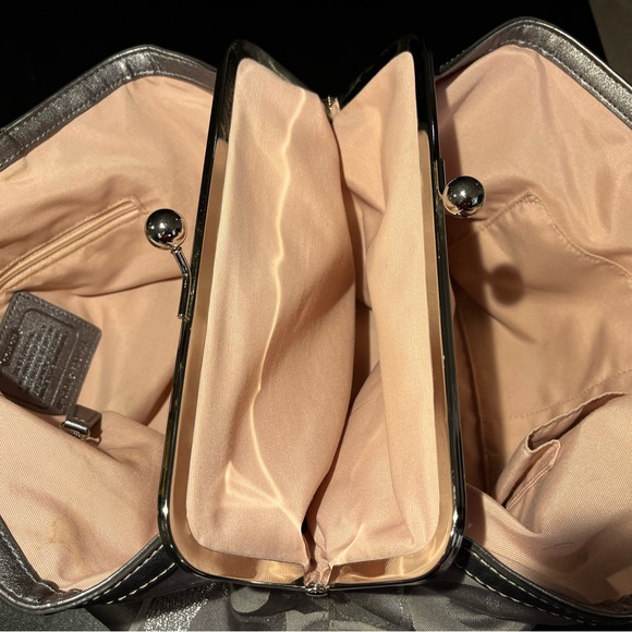 Coach Y2K Grey Silver Purse Kisslock 3 Compartment Shoulder Bag - Picture 11 of 13